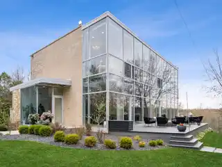 A Triumph of Modern Architecture