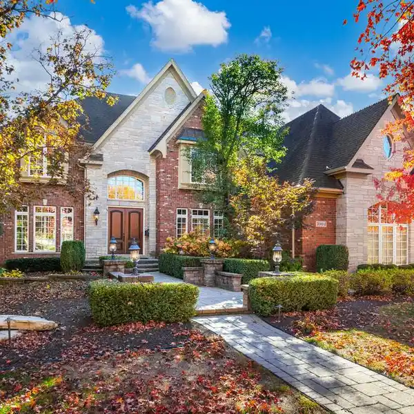EXCEPTIONAL HOME IN THE HIGHLY SOUGHT-AFTER OAK HILLS ENCLAVE
