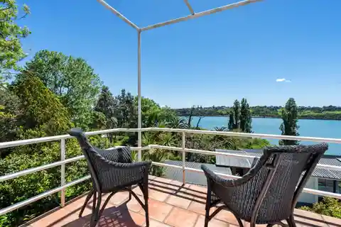 Panoramic Basin Views in a Private Sanctuary