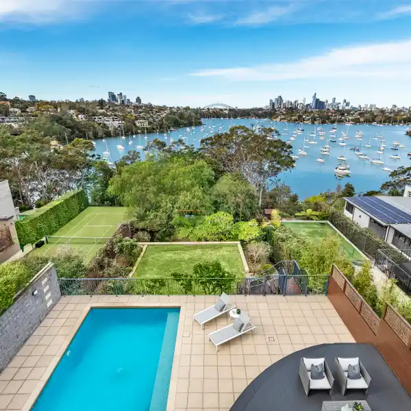 EXCLUSIVE WATERFRONT RESIDENCE WITH POSTCARD PANORAMA