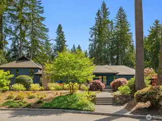 Garden Sanctuary in Bridle Trails