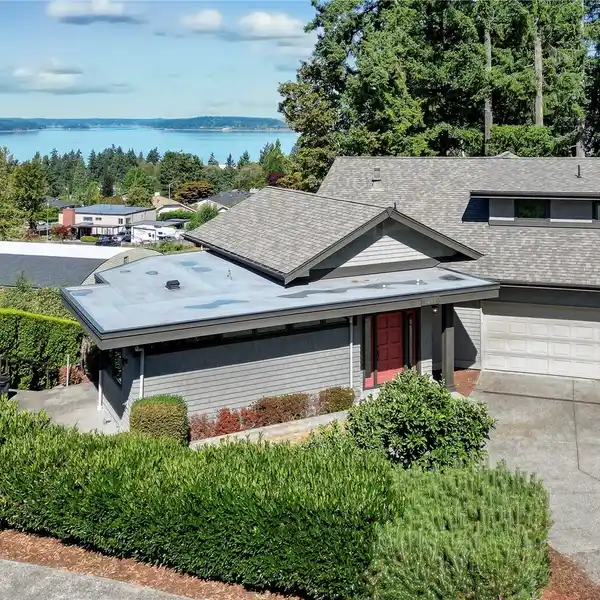 LUXURY NORTHWEST CONTEMPORARY HOME IN A TRANQUIL ENCLAVE