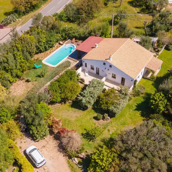 SIX BEDROOM VILLA WITH POOL