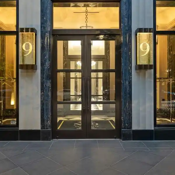 REMARKABLE GOLD COAST CORNER RESIDENCE