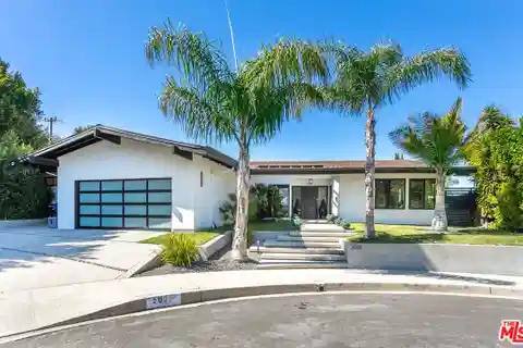 Amazing Opportunity in the Studio City Dona Streets