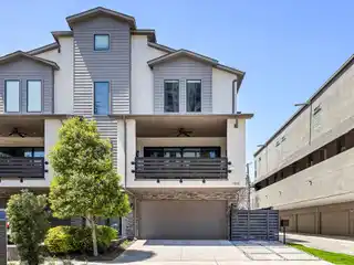 Gorgeous Three-story Townhome in Oak Lawn