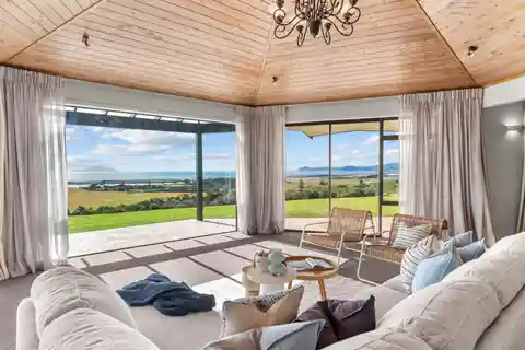 Sea Views on Seamore Rise