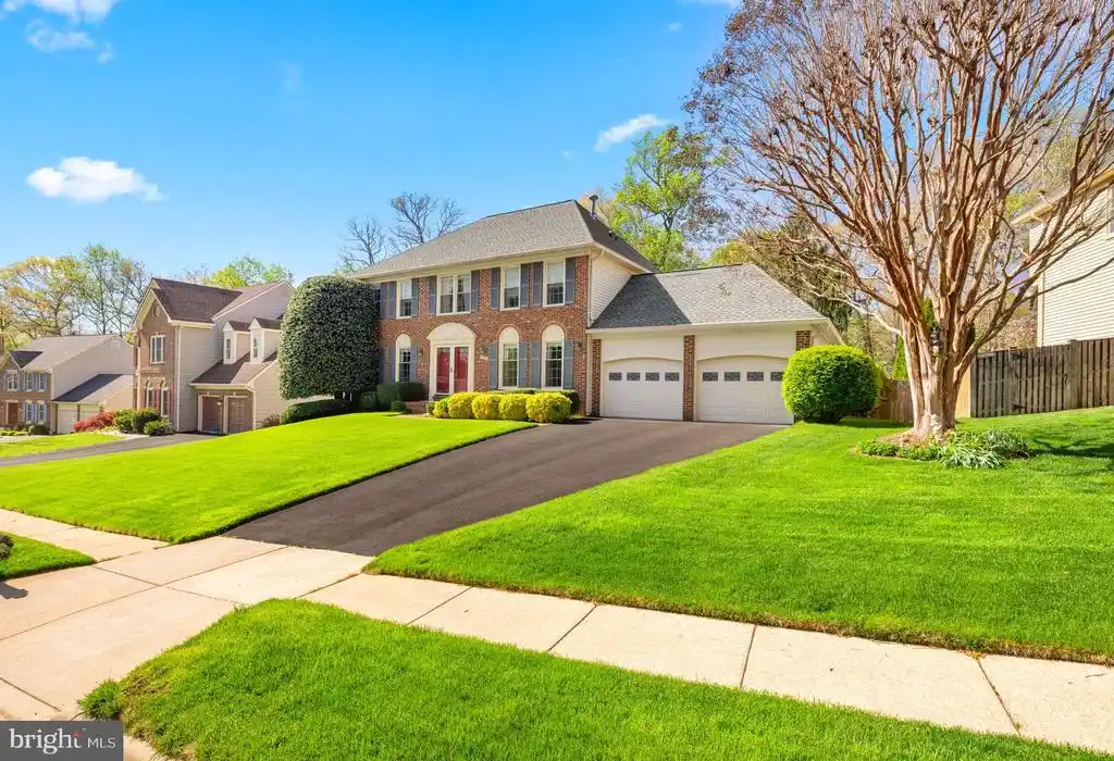 Elegant Colonial Home on an Oversized Lot