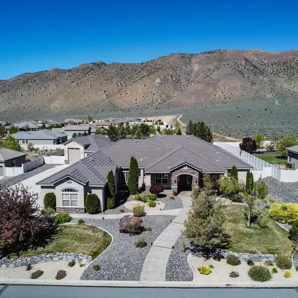 BEAUTIFUL PEBBLE CREEK HOME