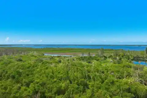 Beautifully Maintained Penthouse with Panoramic Views