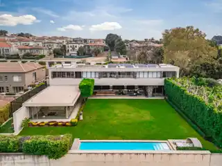 A Refined Masterpiece of Contemporary Design