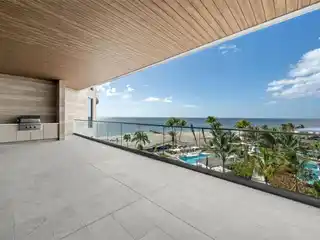 Exceptional Residence in the Armand Building