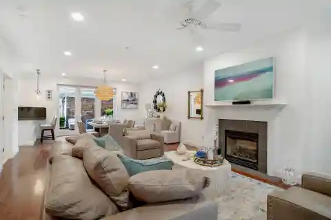 Chic Condo Escape Near Southampton Village