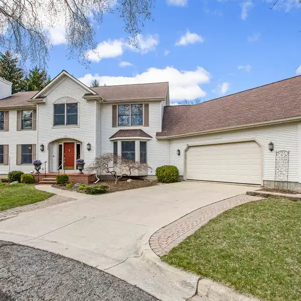 TIMELESS COLONIAL ON A QUIET CUL-DE-SAC