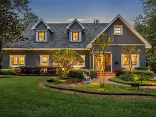 Beautifully Renovated Home with Guest Retreat