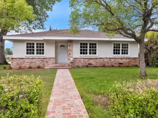 Beautiful Home in Desirable Van Nuys
