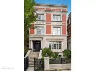 Outstanding Home in East Lincoln Park
