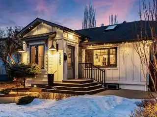 Extraordinary Bungalow in Sought-after Renfrew