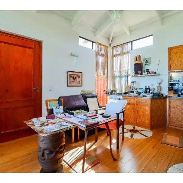 WORLD-CLASS COASTAL LIVING ABOVE ROBBERG PENINSULA