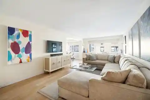 Renovated and Sun-Flooded Residence