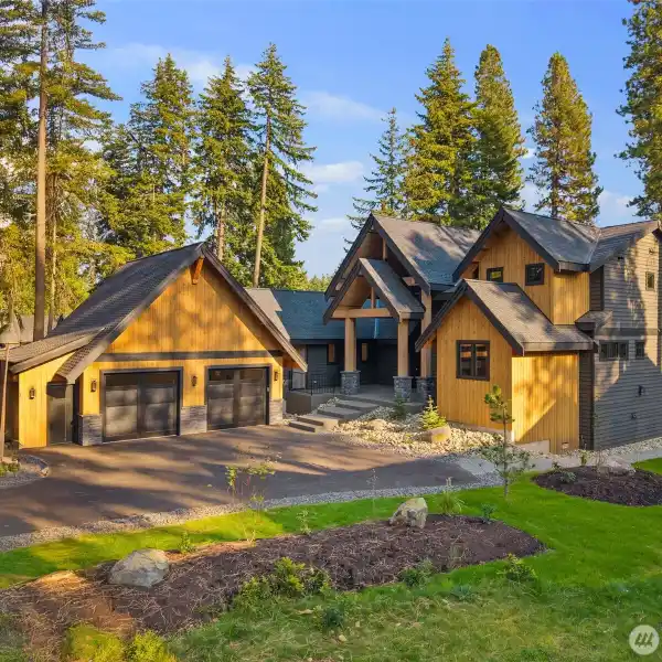 LUXURY CUSTOM BUILT HOME IN SUNCADIA