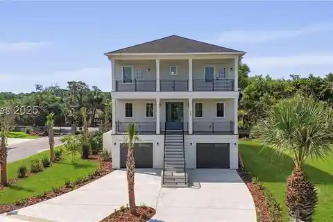 Coastal Luxury and Privacy