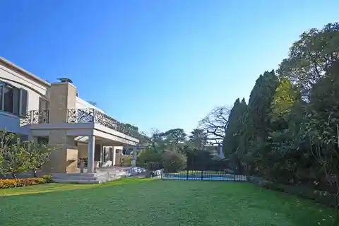 Four Bedroom House for Sale in Houghton Estate