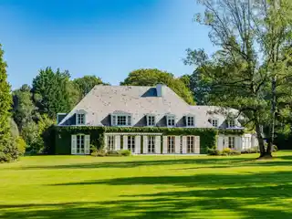 Spacious Open Plan Villa in the Beautiful Pins Noirs District