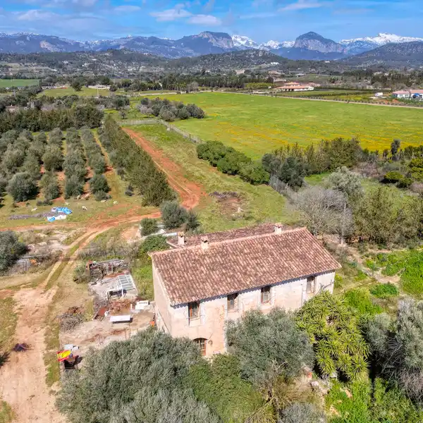 GREAT FINCA WITH A LARGE PLOT AND VIEWS OF THE TRAMUNTANA