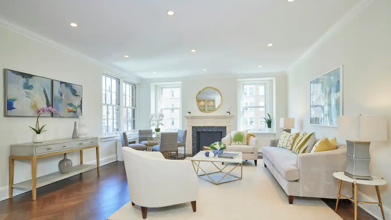 Light-filled High-floor Home in a Prestigious Co-op