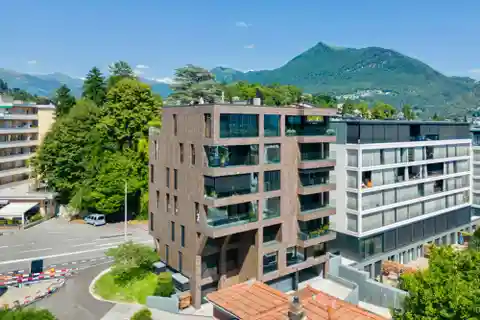 Limited-Edition Living Just 5 Km from Tasis