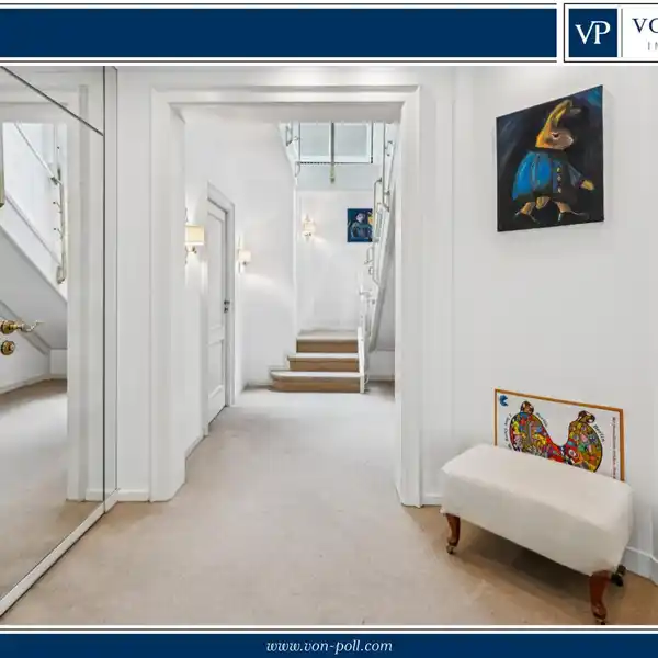 EXPANSIVE LUXURY PENTHOUSE