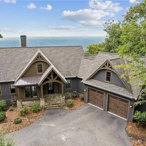 LUXURY MOUNTAIN MASTERPIECE WITH SKYLINE AND SUNSET VIEWS