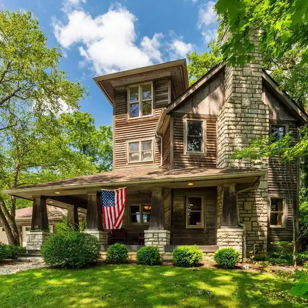 ARCHITECT-DESIGNED CHARM MEETS MODERN COMFORT