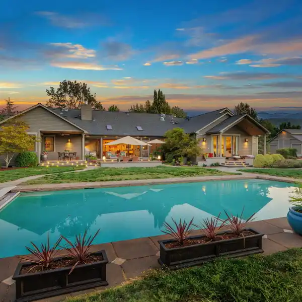 TASTEFULLY REMODELED SINGLE-LEVEL HOME