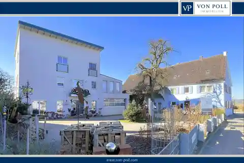 Two Houses for One Price: Single-family House and Guesthouse