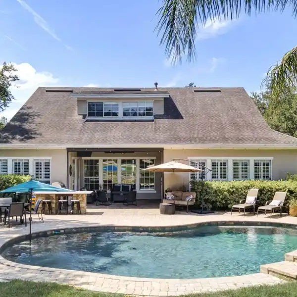 SPACIOUS FAMILY HOME IN PRESTIGIOUS GOLF COMMUNITY