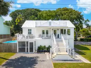 Renovated Duplex Steps from Isle of Palms Beach