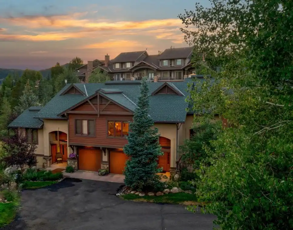 Beautifully Furnished Waterstone Townhome