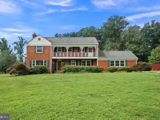 Spacious Colonial with a New Orleans Flair