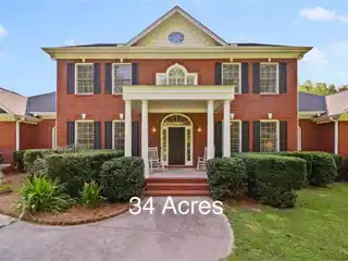 Southern Elegance Meets Equestrian Dream Living