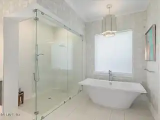 Exceptional Residence in an Exclusive Neighborhood