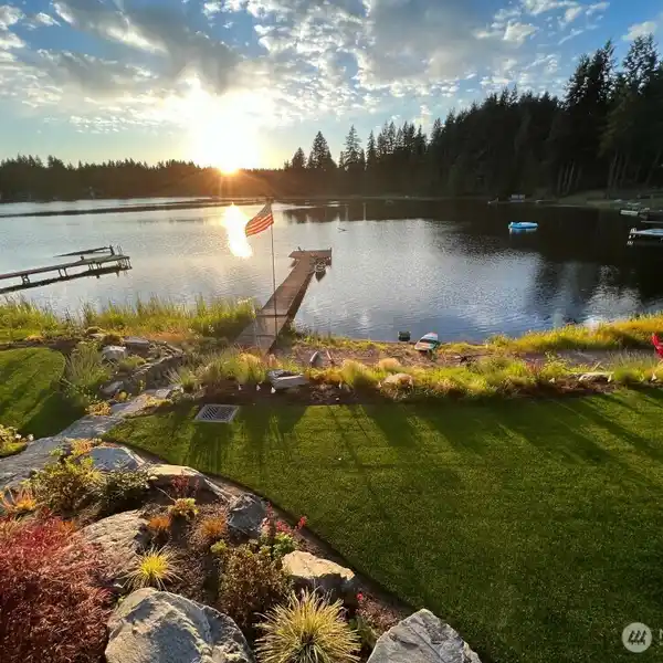 GORGEOUS HOME IN CRYSTAL LAKE