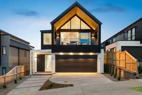Contemporary Residence Crafted by Award-Winning Architect