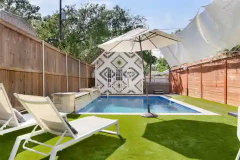 Beautifully Renovated Circa 1900 Travis Heights Cottage