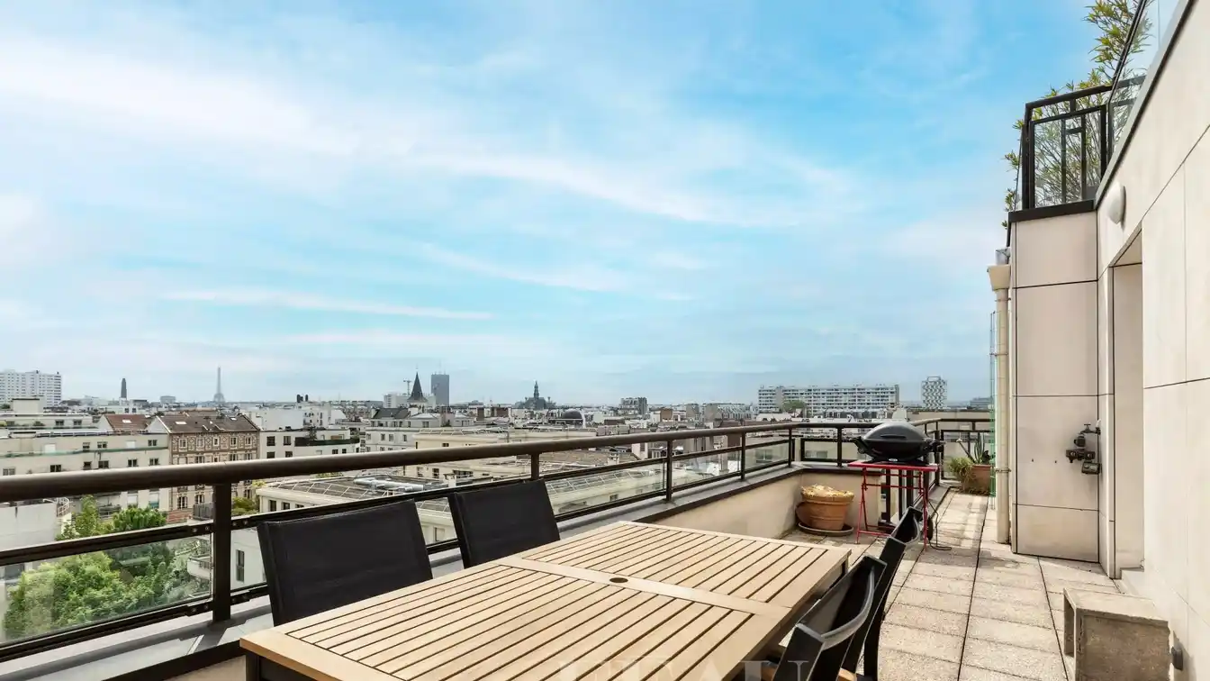 Beautiful Apartment with an Open View