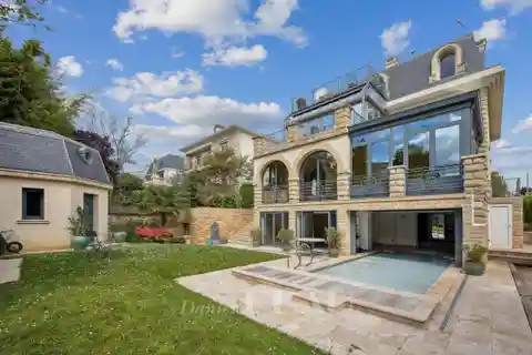 Exceptional Property with Lush Surroundings