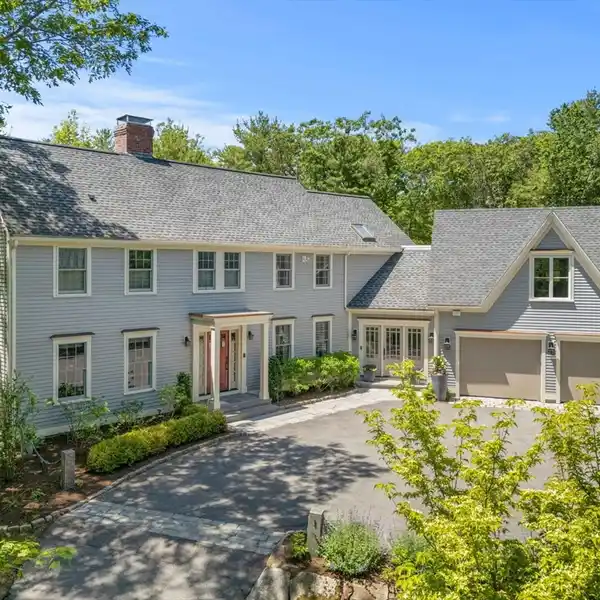 PRISTINE FULLY RENOVATED SMART HOME