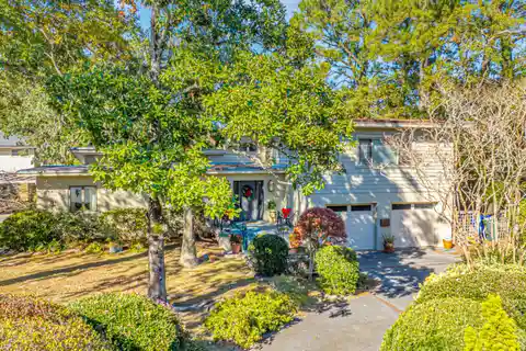 Charming Home in the Desirable South Windermere Neighborhood