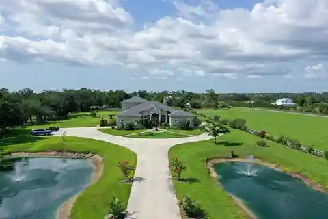 Quiet Luxury on over Five Acres